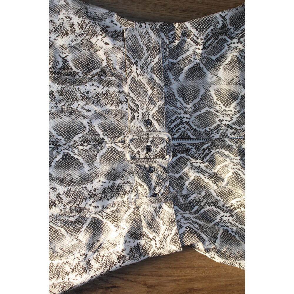 Urban Outfitters Viper Print Romper | Black & White | Vegan Leather  S | NWT | - Picture 5 of 8
